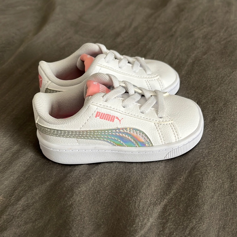 Girls puma shoes size 5c